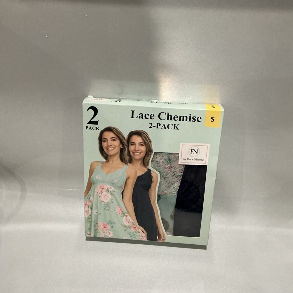 NWT Flora Nikrooz Mint Floral and Navy Lace Chemise Set